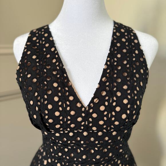 BCBG - Karlie Halter Eyelet Top - XS - Picture 2 of 7